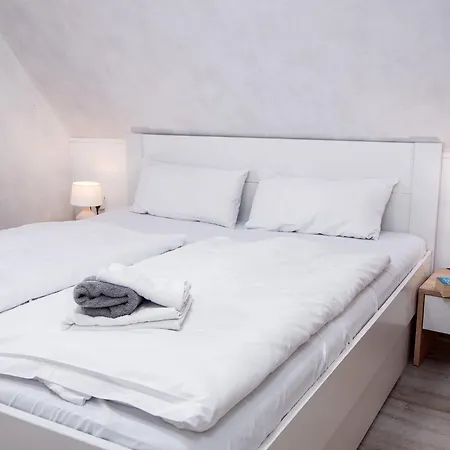 Stark-3 By Interhome